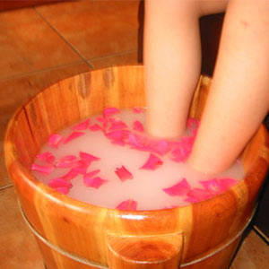 http://www.acupuncture.com.cy/foot_bath.jpg